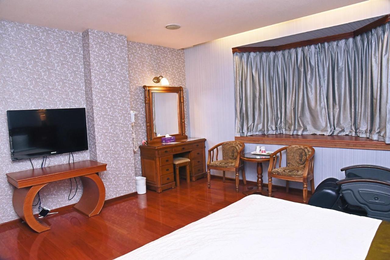 England Business Motel Yilan Kültér fotó